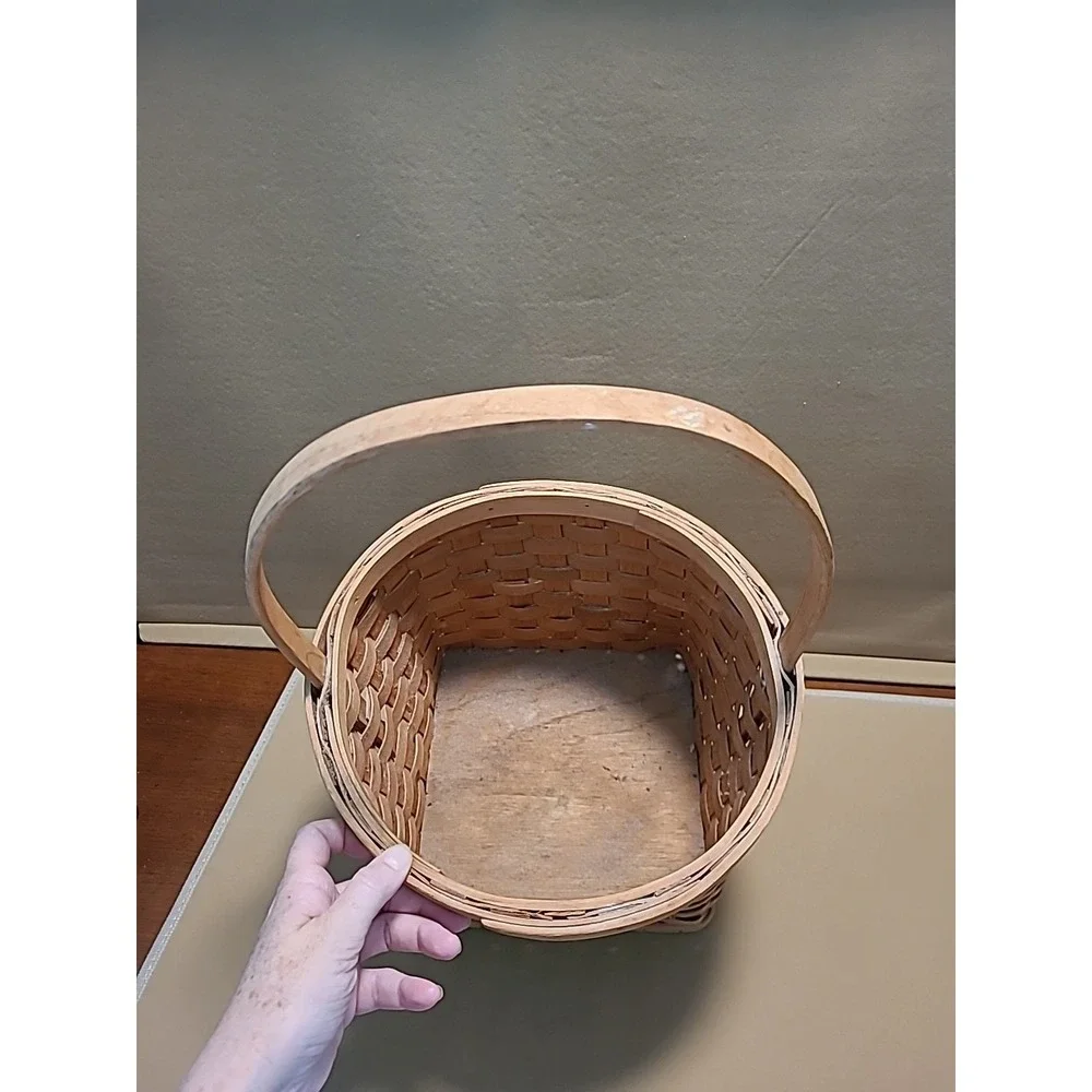 BASKET Round Top Square Bottom 16in Tall, 10in Round‎ Top, 8in Bottom